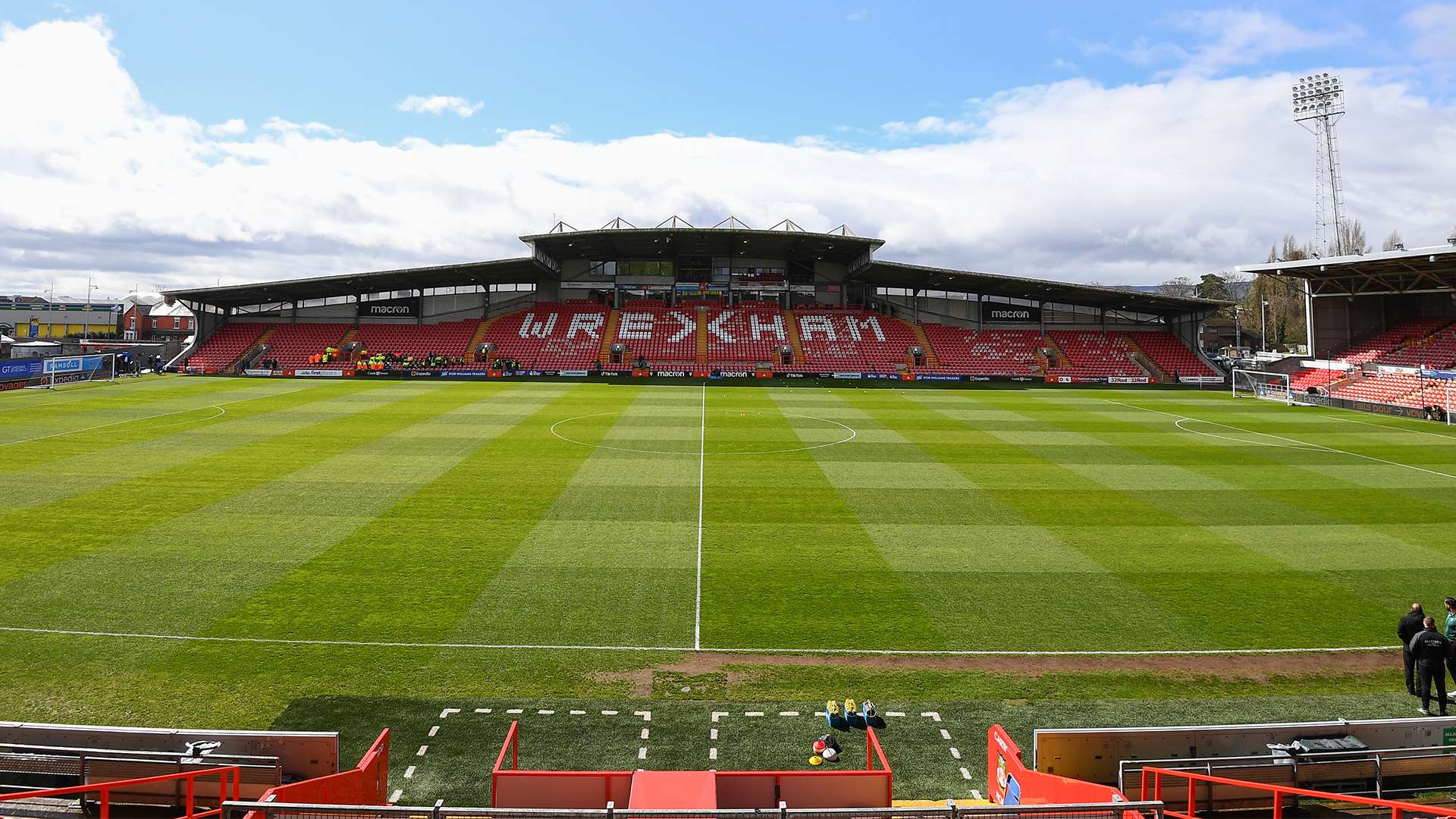 多方褒奖 多方褒奖